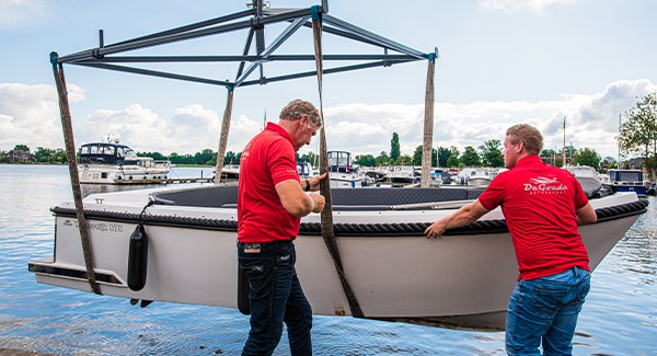 Botenkraan - Diensten - De Goede Watersport