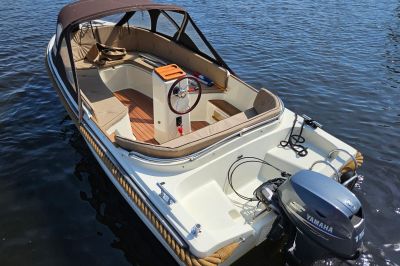 Wato 490TE met 15 pk Yamaha