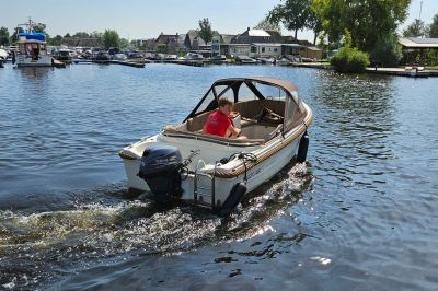 Wato 490TE met 15 pk Yamaha