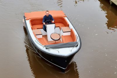 Reitdieper 630 Tender – Ruime en luxe tendersloep voor 8 personen