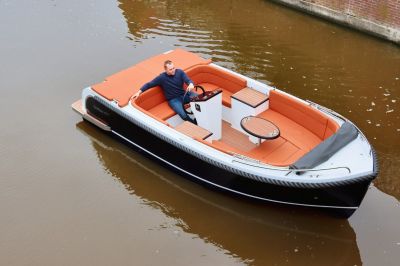 Reitdieper 630 Tender – Ruime en luxe tendersloep voor 8 personen