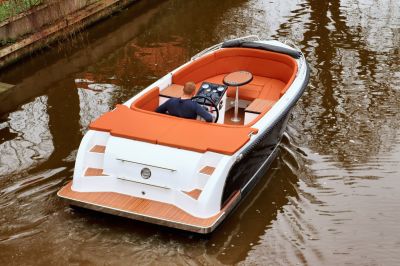 Reitdieper 630 Tender – Ruime en luxe tendersloep voor 8 personen
