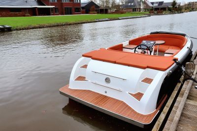 Reitdieper 630 Tender – Ruime en luxe tendersloep voor 8 personen