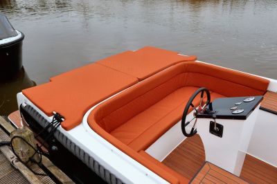 Reitdieper 630 Tender – Ruime en luxe tendersloep voor 8 personen