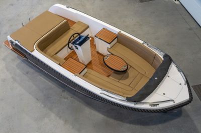 Reitdieper 634 Tender – Comfortabele en ruime tendersloep voor 8 personen