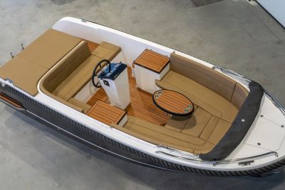 Reitdieper 634 Tender – Comfortabele en ruime tendersloep voor 8 personen