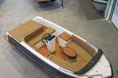 Reitdieper 634 Tender – Comfortabele en ruime tendersloep voor 8 personen