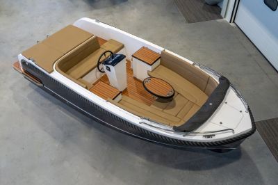 Reitdieper 634 Tender – Comfortabele en ruime tendersloep voor 8 personen