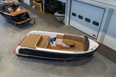 Reitdieper 634 Tender – Comfortabele en ruime tendersloep voor 8 personen