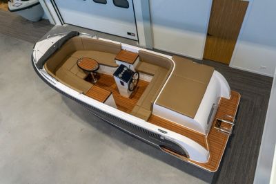 Reitdieper 634 Tender – Comfortabele en ruime tendersloep voor 8 personen