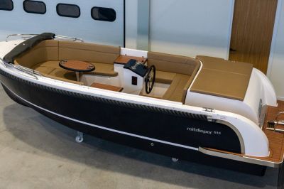 Reitdieper 634 Tender – Comfortabele en ruime tendersloep voor 8 personen