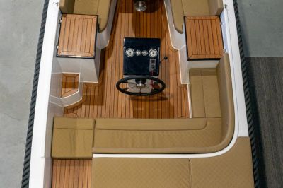 Reitdieper 634 Tender – Comfortabele en ruime tendersloep voor 8 personen