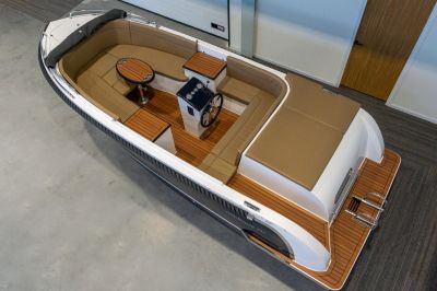 Reitdieper 634 Tender – Comfortabele en ruime tendersloep voor 8 personen