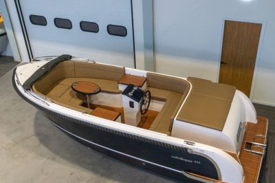 Reitdieper 634 Tender – Comfortabele en ruime tendersloep voor 8 personen