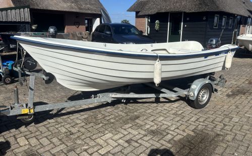 Ryds 465 met Yamaha 8 PK Buitenboordmotor
