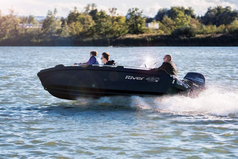 De Goede Watersport dealer van River Boats!